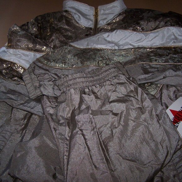 Active Frontier Int. Ladies Small Taupe Nylon Jogging / Leisure Wear Suit Set - Picture 13 of 13